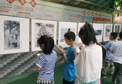 四川射洪市举行“美术精品中的党史”作品巡展暨诗书画进校园活动