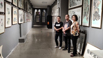 青年画家李建博个展在西安艾斯广场美术家协会艺术画廊隆重启幕